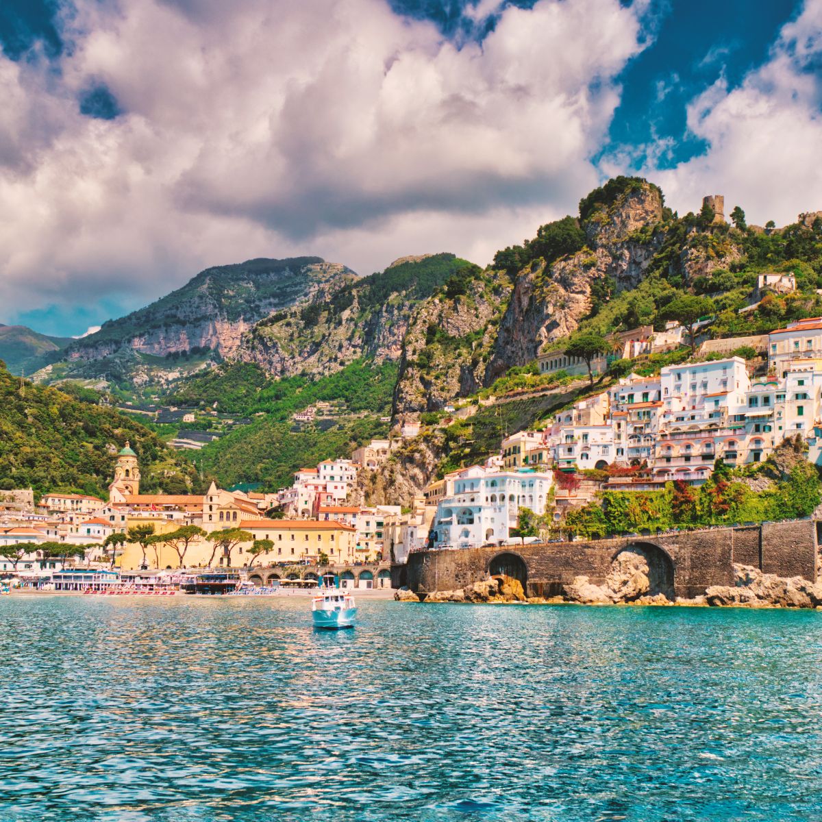 the town of Positano with the sea and mountains