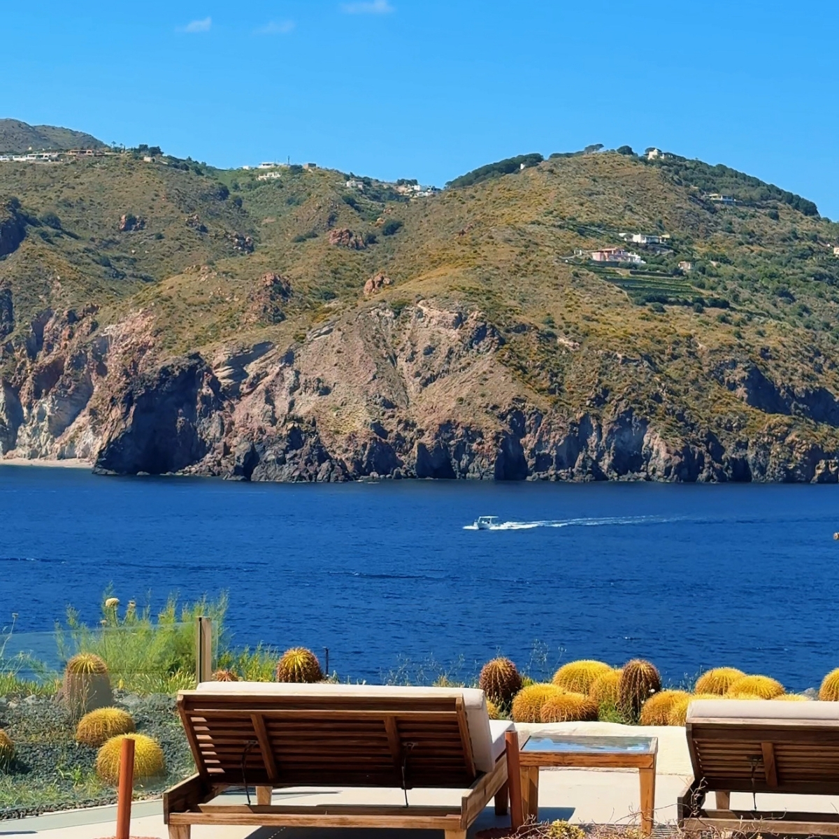 Therasia Resort Sea and Spa, clifftop luxury hotel on Vulcano, Aeolian Islands